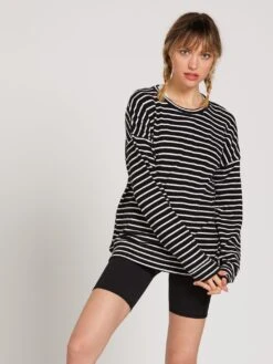 Volcom Lived In Lounge Crew Fleece In White Sweatshirt